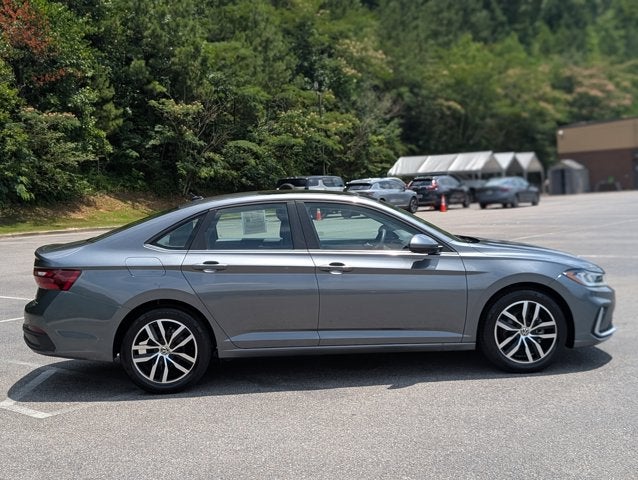 2025 Volkswagen Jetta SE