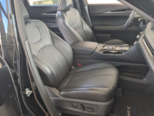 2025 INFINITI QX60 PURE