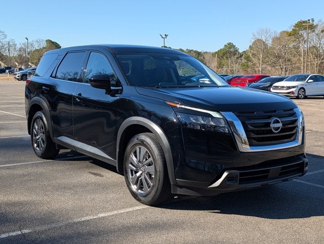 2025 Nissan Pathfinder S