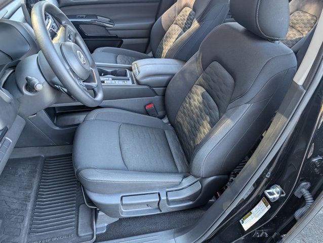 2025 Nissan Pathfinder S