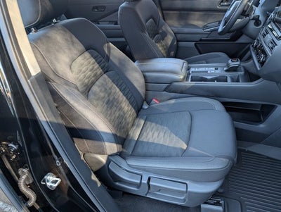 2025 Nissan Pathfinder S