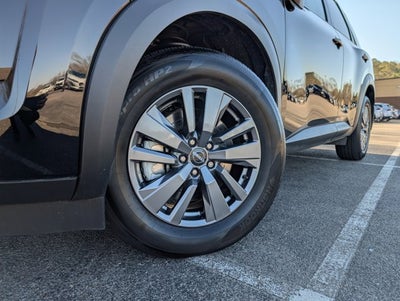 2025 Nissan Pathfinder S