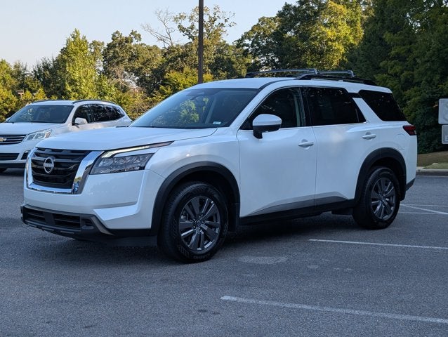 2025 Nissan Pathfinder SV