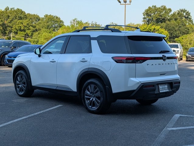 2025 Nissan Pathfinder SV