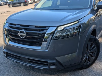 2022 Nissan Pathfinder SV
