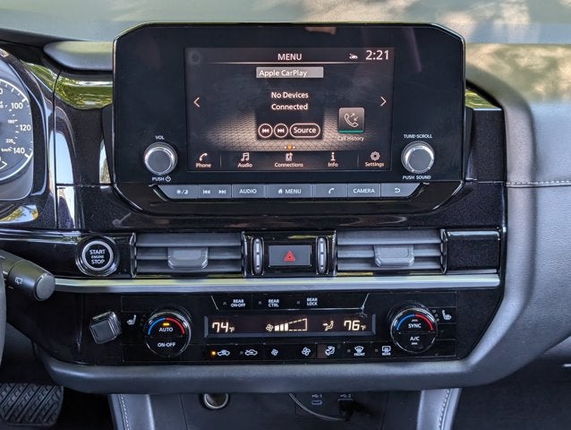 2022 Nissan Pathfinder SV