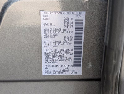 2025 Nissan Pathfinder SV