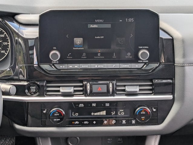 2025 Nissan Pathfinder SV