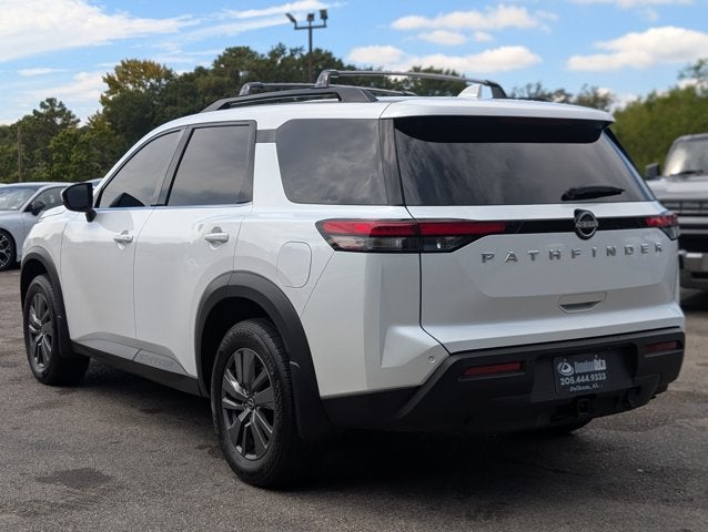 2025 Nissan Pathfinder SV