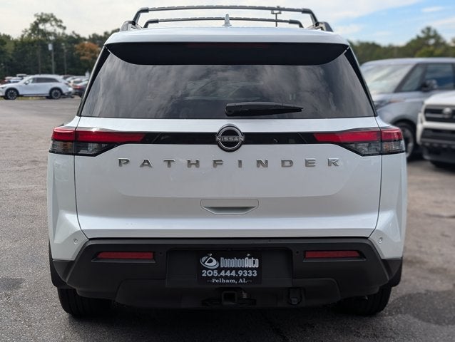 2025 Nissan Pathfinder SV