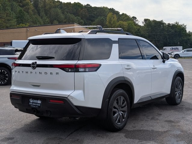 2025 Nissan Pathfinder SV