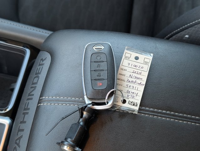 2024 Nissan Pathfinder SV