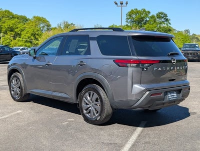 2024 Nissan Pathfinder SV