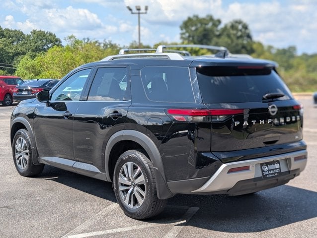 2025 Nissan Pathfinder SL