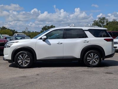 2025 Nissan Pathfinder SL
