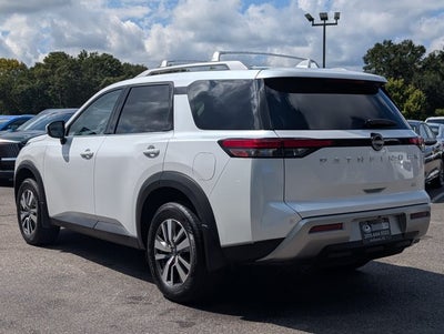 2025 Nissan Pathfinder SL