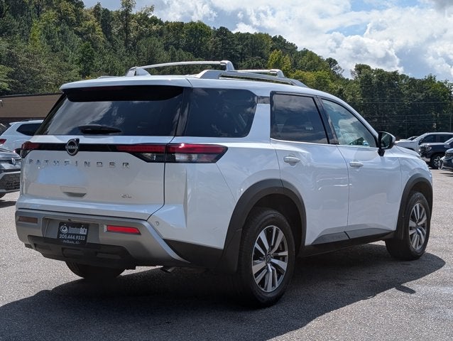 2025 Nissan Pathfinder SL