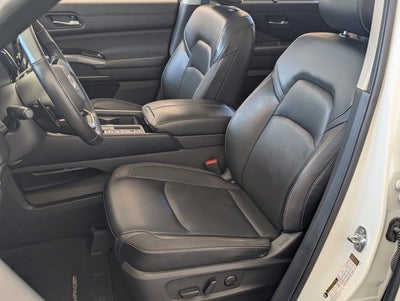 2022 Nissan Pathfinder SL