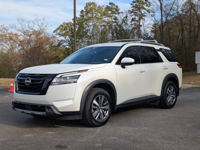 2022 Nissan Pathfinder SL