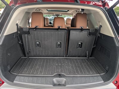 2025 Nissan Pathfinder Platinum