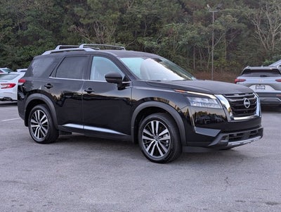 2025 Nissan Pathfinder Platinum