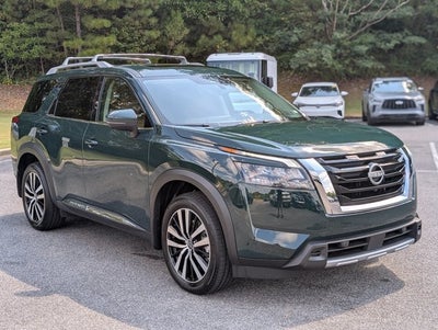 2025 Nissan Pathfinder Platinum