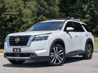2025 Nissan Pathfinder Platinum
