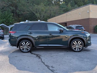 2025 Nissan Pathfinder Platinum