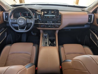 2025 Nissan Pathfinder Platinum