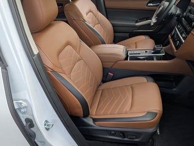 2025 Nissan Pathfinder Platinum