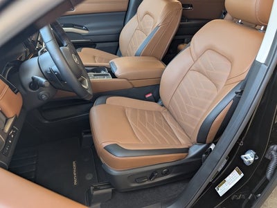 2025 Nissan Pathfinder Platinum