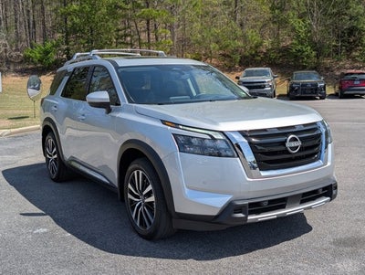 2025 Nissan Pathfinder Platinum