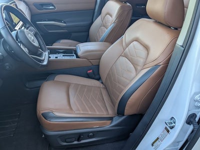 2025 Nissan Pathfinder Platinum