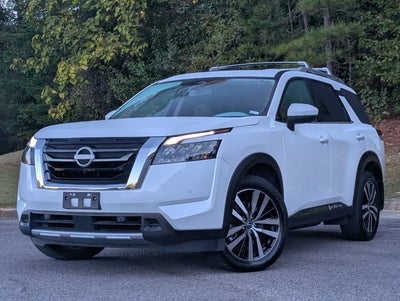 2025 Nissan Pathfinder Platinum
