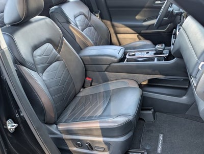 2024 Nissan Pathfinder Platinum