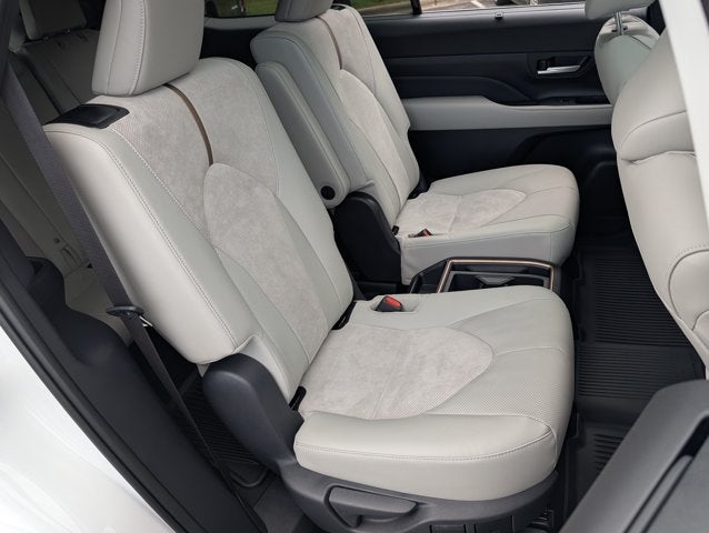 2026 Toyota Grand Highlander Base