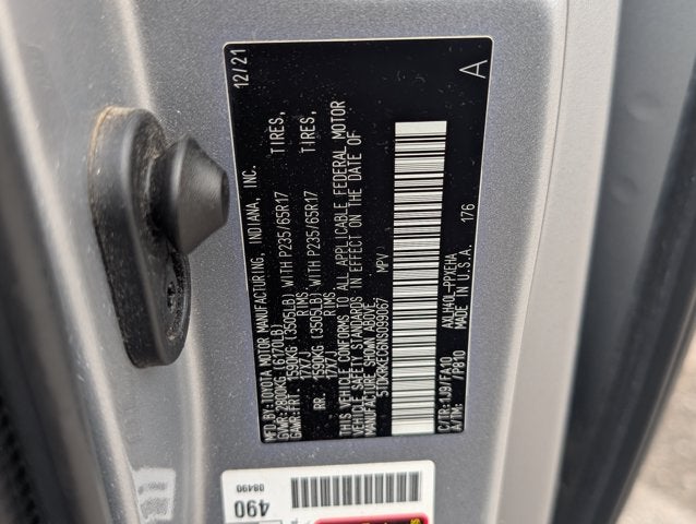 2022 Toyota Sienna LE
