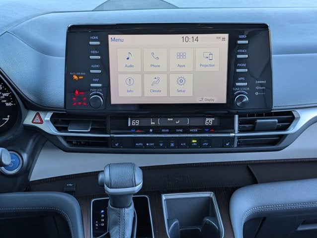 2023 Toyota Sienna XLE