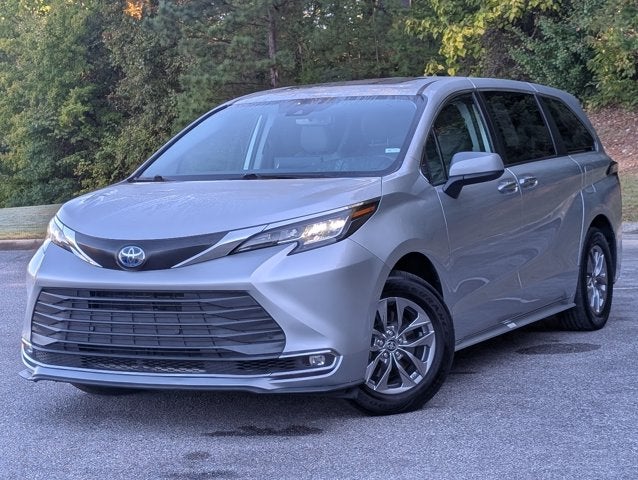 2023 Toyota Sienna XLE
