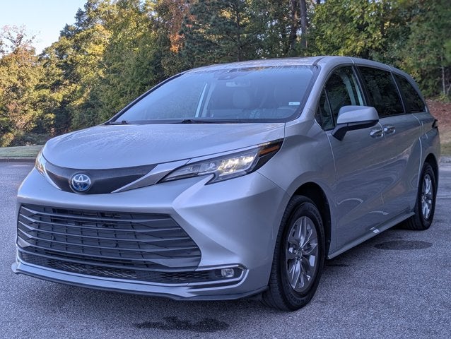 2023 Toyota Sienna XLE