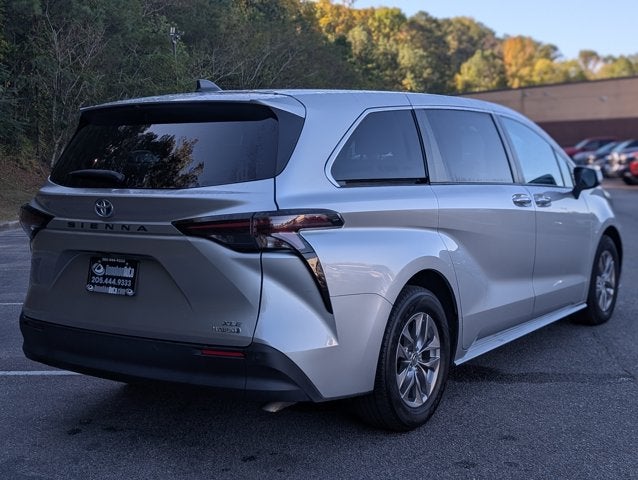 2023 Toyota Sienna XLE