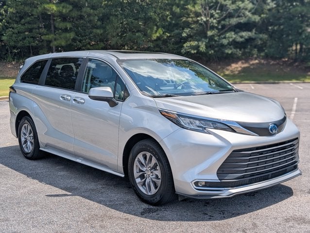 2023 Toyota Sienna XLE
