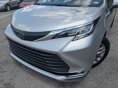 2023 Toyota Sienna XLE