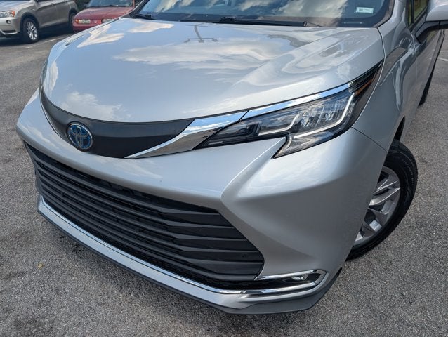 2023 Toyota Sienna XLE