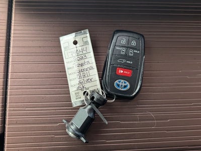 2023 Toyota Sienna XLE