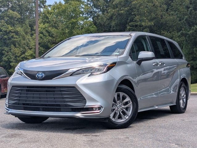 2023 Toyota Sienna XLE