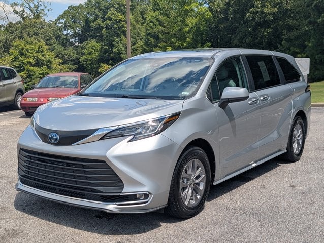 2023 Toyota Sienna XLE