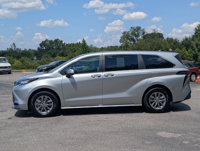 2023 Toyota Sienna XLE