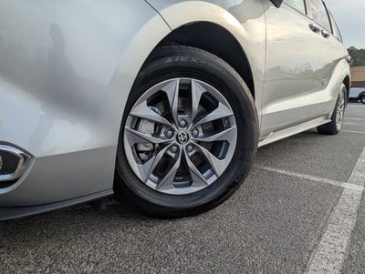 2023 Toyota Sienna XLE