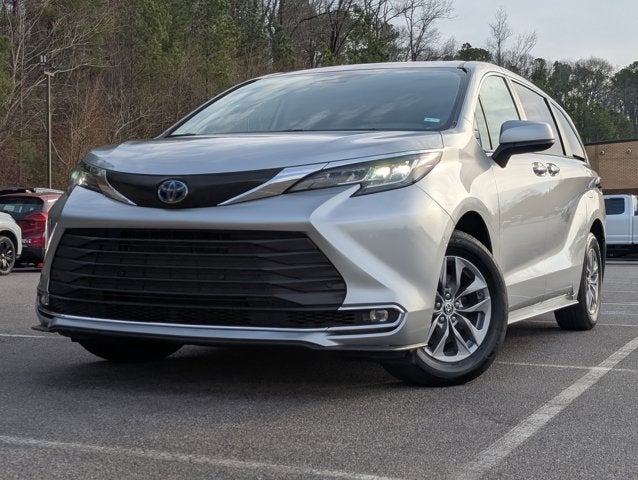 2023 Toyota Sienna XLE